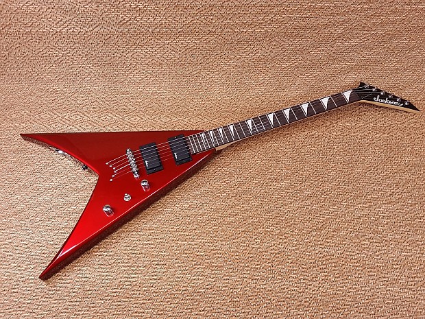Jackson JS32T King V Metallic Red - Jackson Gig Bag - Free Jackson JS32T King V Metallic Red - Jackson Gig Bag - Free