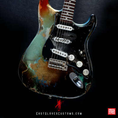 Fender Vintera ‘70s Stratocaster Sulf Green/Gold Leaf Heavy Aged Relic by East Gloves Customs image 10