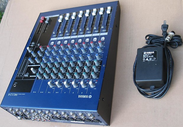 Yamaha MG12/4 Multi-Channel Analog 4 Buss Audio Mixer Yamaha MG12/4 Multi-Channel Analog 4 Buss Audio Mixer