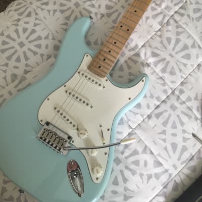 Fender Squier deluxe Stratocaster Daphne Blue | Reverb