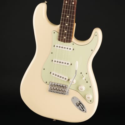 Fender Vintera II '60s Stratocaster, Rosewood Fingerboard in Olympic White image 2