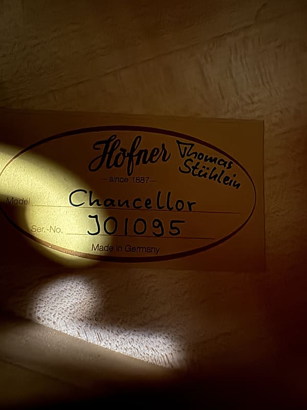 Hofner Chancellor German Hand Carved Archtop Floating Pickup