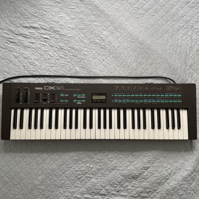 Yamaha DX21 61-Key Digital Programmable Algorithm Synthesizer