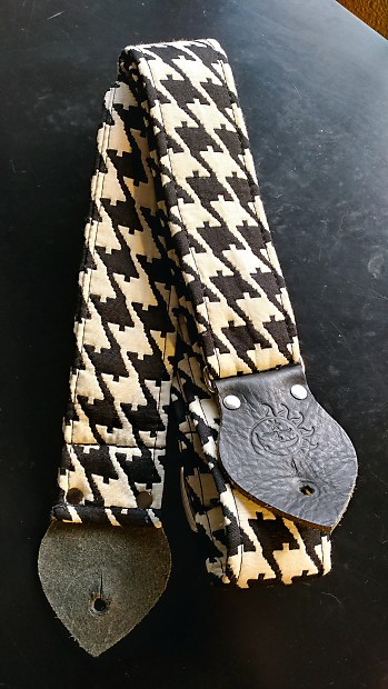 Houndstooth guitar deals strap