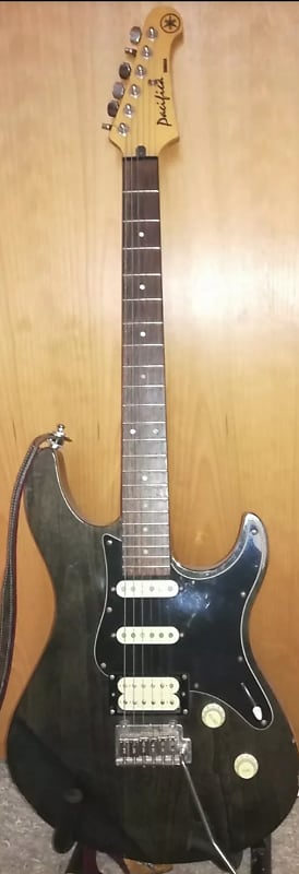 Yamaha Pacifica 412 V Mahagony