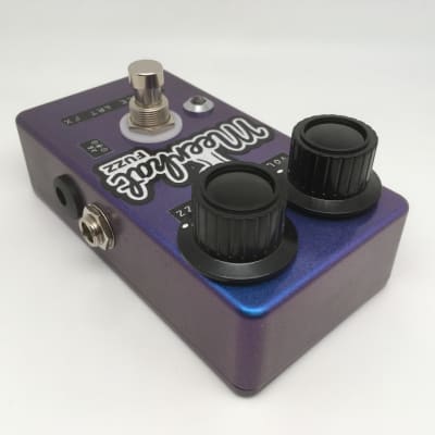 Futile Art FX Custom Shop 🐿️ Meerkat Distortion Fuzz Colorshift Blue/Purple image 5