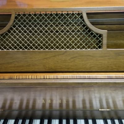 Yamaha M204 Console Piano Sn 105689 Walnut see video image 3