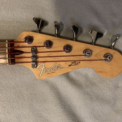 2003 Fender DELUXE ZONE BASS™ V Bass Active PJ Bass image 4