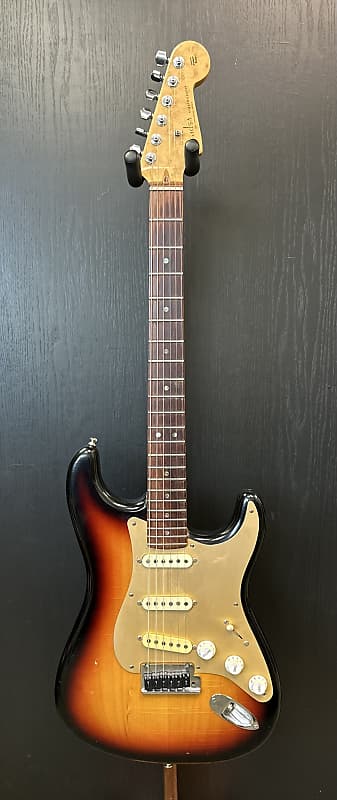 Fender Custom Shop Custom Classic Stratocaster 2001 - 3 Tone Sunburst image 1