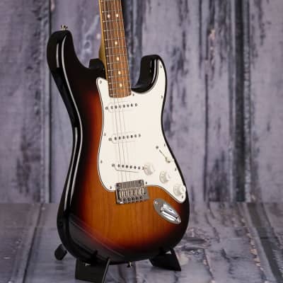 Fender Player Series Stratocaster, Pau Ferro, 3-Color Sunburst image 7