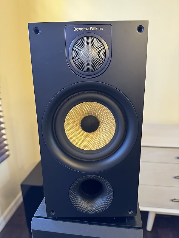 Bowers & Wilkins　686S2 B&W (Bowers & Wilkins) 686 S2 Bookshelf Speakers