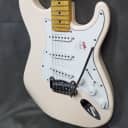 G&L Tribute Series Legacy with Maple Fretboard Olympic White