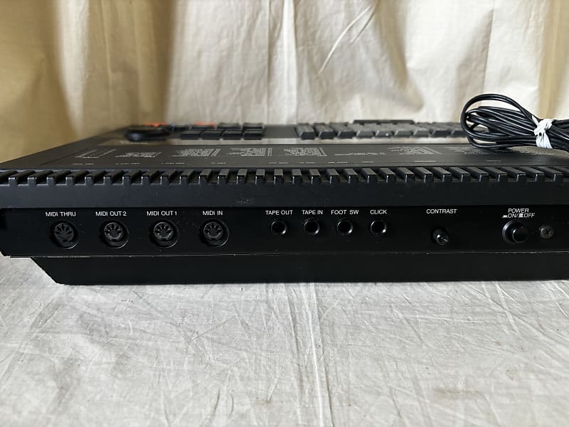 YAMAHA QX3 MIDIシーケンサー 譜面台付き Yamaha QX3 Digital Sequencer (1987) | Wolf Review