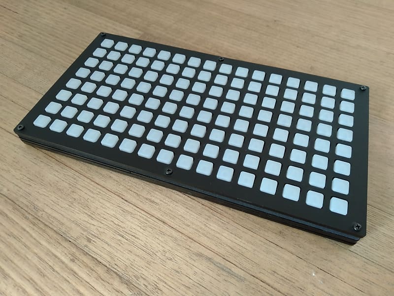 Monome Neotrellis Grid (Clone)