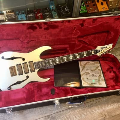 Ibanez PGM333 SIGNATURE PAUL GILBERT 30TH ANNIVERSARY EDITION LIMITÉE for sale