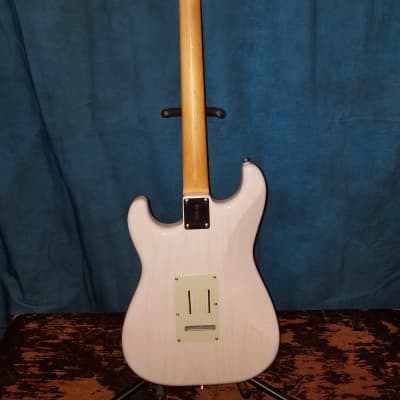 FGN Neo Classic Stratocaster 2018 Vintage White image 3