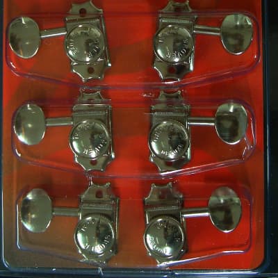 Grover 533N Vintage Locking Tuners, Oval Metal Button, 3 +3 Nickel Finish image 1