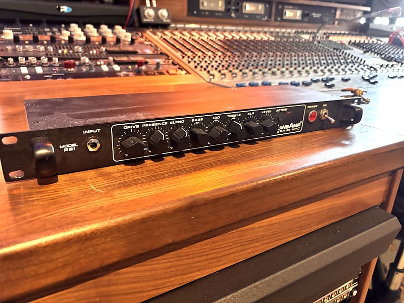 Tech 21 SansAmp RBI Bass Preamp | Sweetwater