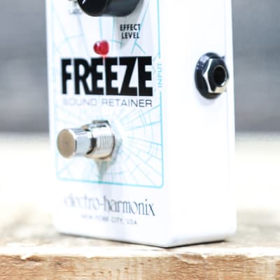 Electro-Harmonix Freeze Sound Retainer Real Time Infinite Sustain Effect Pedal image 2