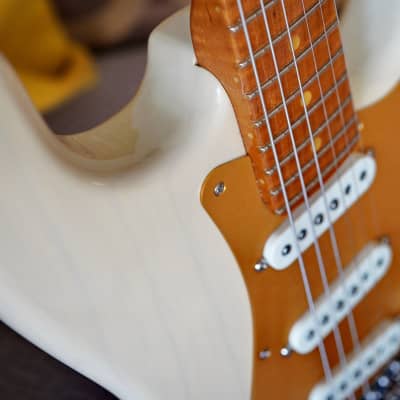Fender STRATOCASTER CS AMERICAN CUSTOM HONEY BLOND ASH ROASTED TIGER V NECK 2023 - Honey Blonde image 11