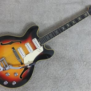 Vintage 1966 Vox Bobcat Guitar Sunburst Very Clean 3 Pick Ups Tremolo Wow image 1