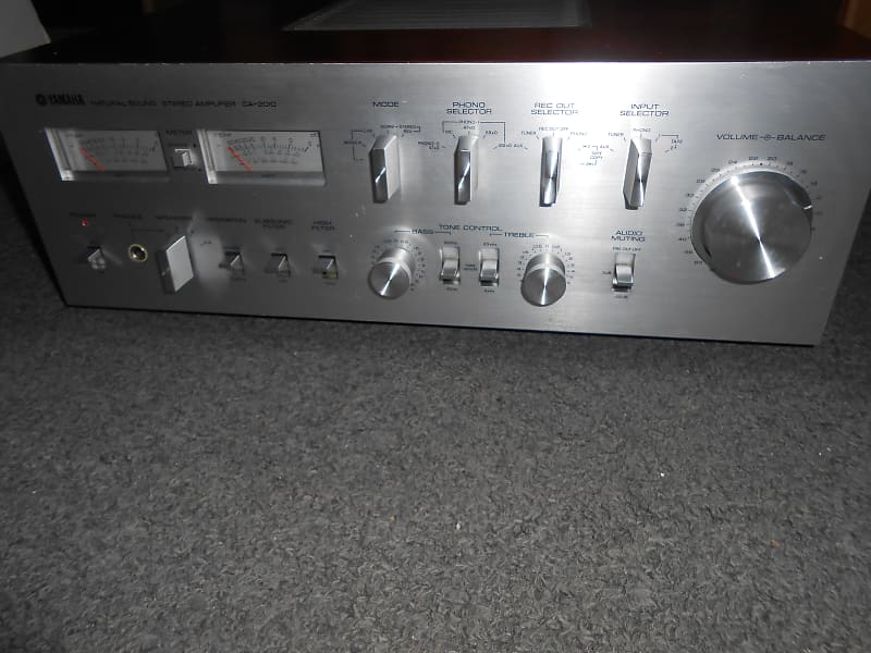 Yamaha CA-2010 Natural Sound Stereo Amplifier Clean-Tested-Working