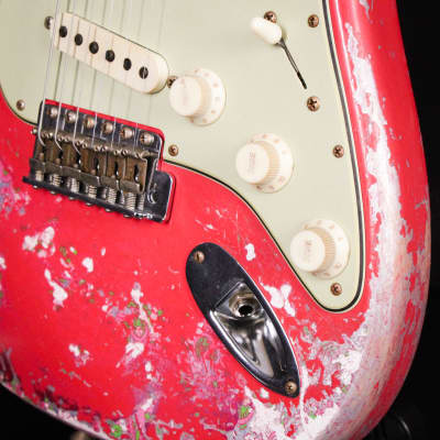 Fender Custom Shop Masterbuilt Dennis Galuszka 62 Stratocaster Super Heavy Relic Fiesta Red / Pink Paisley Brazilian Rosewood 2024 (R135770) image 15
