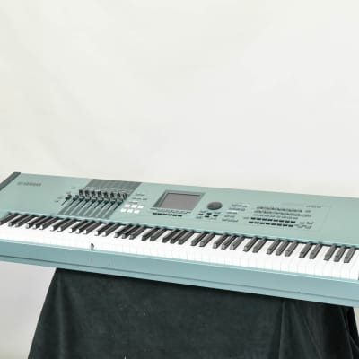 Yamaha Motif XS8 88-Key Synthesizer Keyboard Workstation CG005Y6