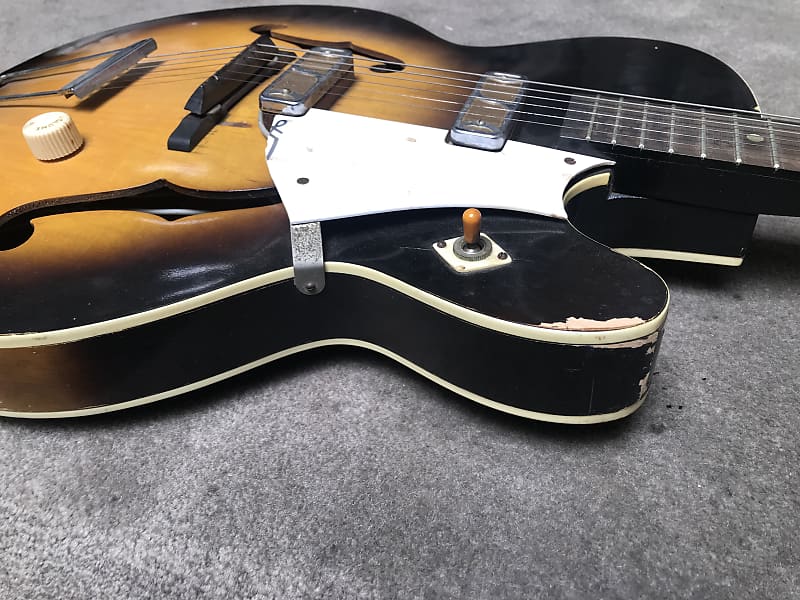 ギター Harmony Rocket H54 1960s Harmony H54 Rocket Redburst 1960's Hollow Body Guitar & Case