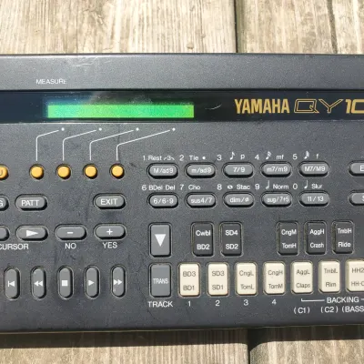 Yamaha QY10 Vintage MIDI Sequencer/Synth 1990s