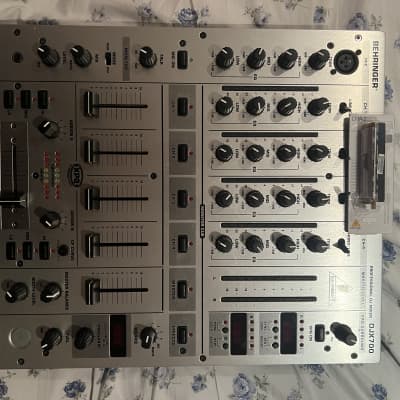 Behringer Pro Mixer DJX750 4-Channel DJ Mixer with Effects and BPM Counter