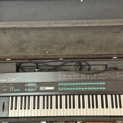 Yamaha DX7 Programmable Algorithm Synthesizer 1983 - 1987 - Black