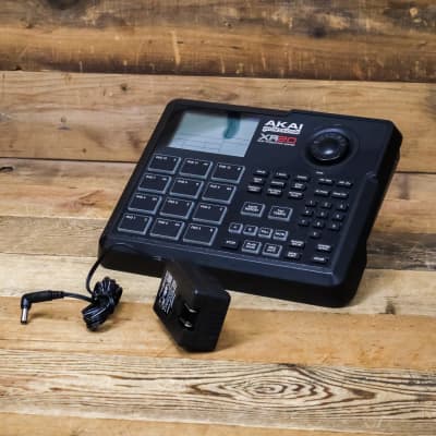 Akai XR-20 Beat Production Center Drum Machine XR20 Rhythm U258073