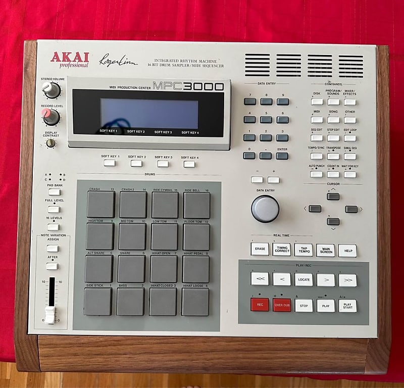 Akai MPC 3000 | Reverb