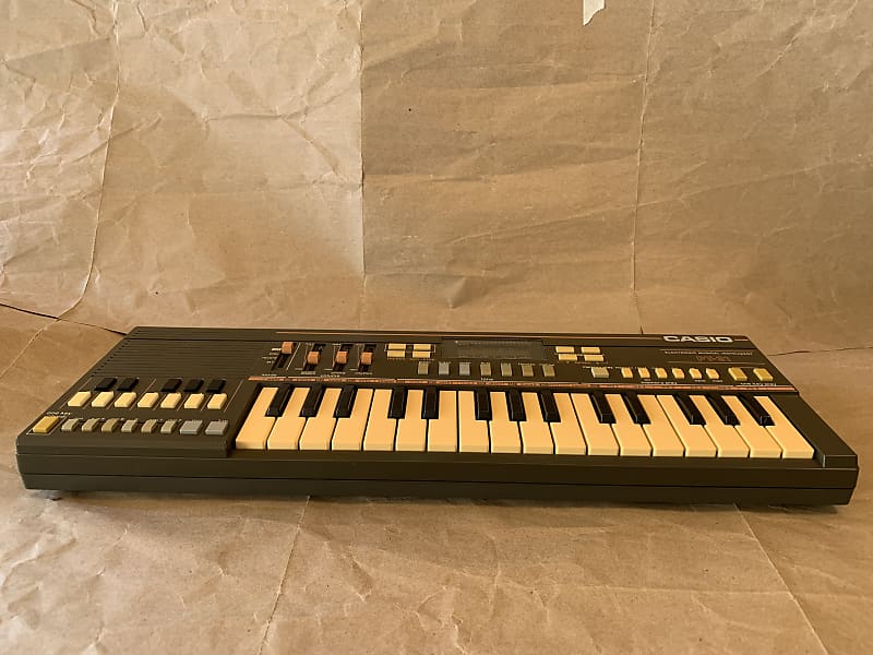 Casio PT-31 31-Key Mini Synthesizer