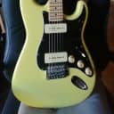 Squier Affinity Series Stratocaster + P90 pick up