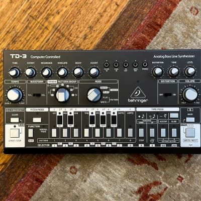 Amazon.com: Behringer TD-3-BK Analog Bass Line Synthesizer