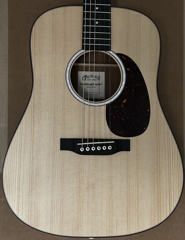 Martin dreadnought shop junior 2019