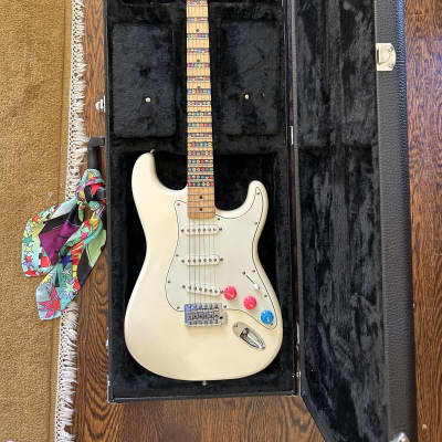 Fender Standard Stratocaster MIM w/ Maple Fretboard 2017 - Arctic White HARD CASE INCLUDED image 1