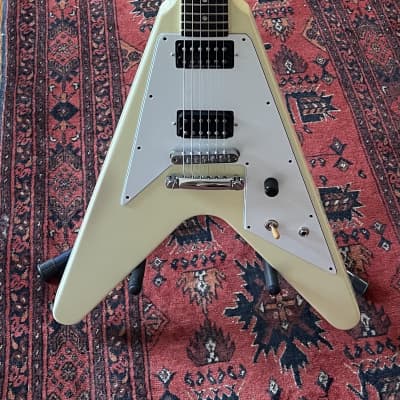 【Gibson】Flying V 67 reissue 1996年製フライングV Gibson Flying-V Vintage Sunburst 1996年製 税込販売価格 ￥108,000