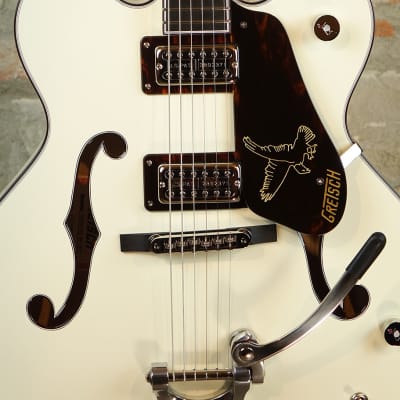 GRETSCH G6636-RF Richard Fortus Signature Falcon Center Block Double-Cut w/Bigsby - White image 5