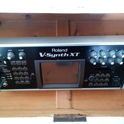Roland V-Synth XT Rack Mount Digital Synthesizer 2005 - 2009 - Black