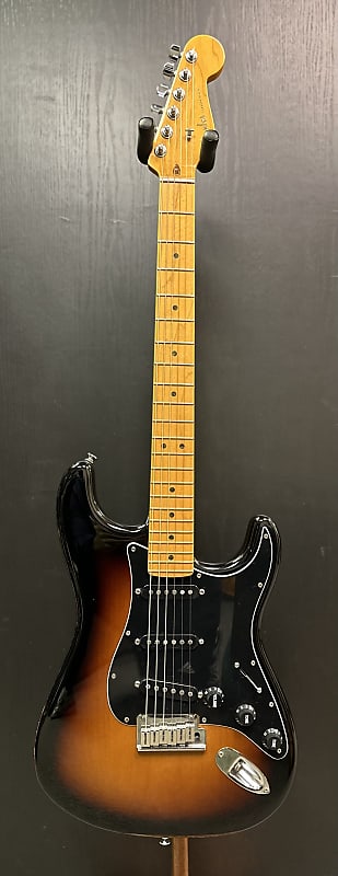 2011 Fender AM DLX Stratocaster V Neck - 2 Tone Sunburst image 1