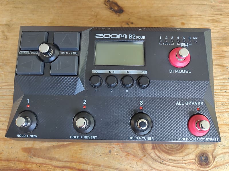 Zoom B2 Four