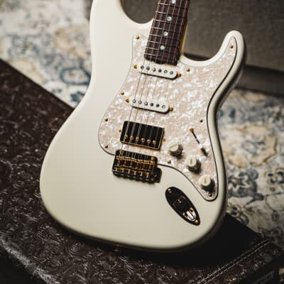Don Grosh 30th Anniversary Limited Edition NOS Retro SSH-Olympic White w/Highly Figured 5A Roasted Birdseye Maple Neck, Indian Rosewood Fingerboard & Gold Hardware imagen 1