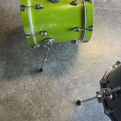PDP new yorker 16 diameter x 14 deep bass drum with lift - electric green sparkle image 5