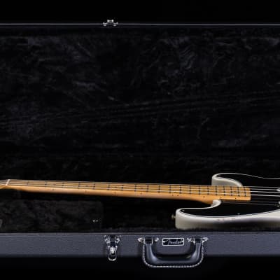 Fender Mike Dirnt Road Worn Precision Bass White Blonde Bass Guitar-MX21545862-10.17 lbs image 21