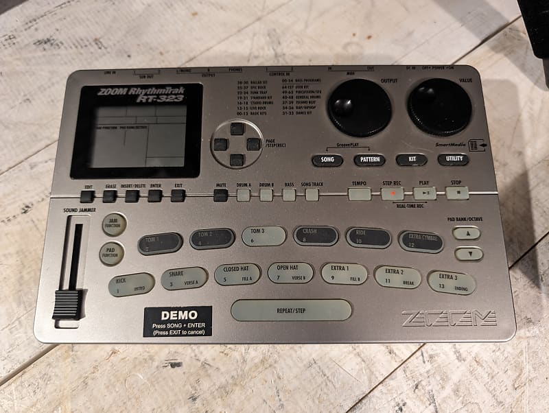 Zoom Rhythm Trak RT-323 Drum Machine