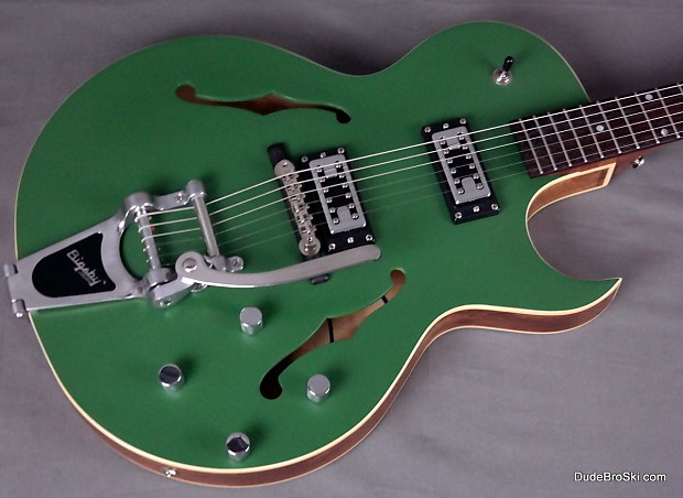 美品 The Loar LH-306T Green Bigsby搭載フルアコ 美品 The Loar LH-306T Green Bigsby搭載フルアコ The Loar LH-306T