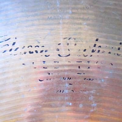Zildjian 20" Classic Orchestral Medium Heavy Cymbals Pair image 9